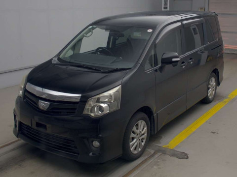 2010 Toyota Noah ZRR70W[0]