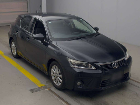 2011 Lexus CT ZWA10[2]