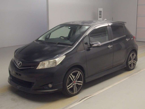 2011 Toyota Vitz NSP130[0]