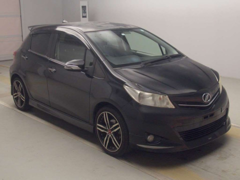 2011 Toyota Vitz NSP130[2]