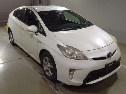 2012 Toyota Prius ZVW30[2]