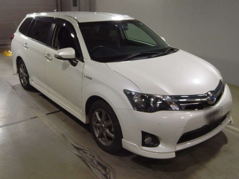 2014 Toyota Corolla Fielder NKE165G[2]