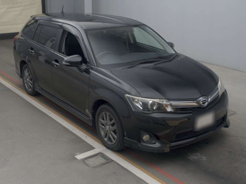 2014 Toyota Corolla Fielder NZE161G[2]