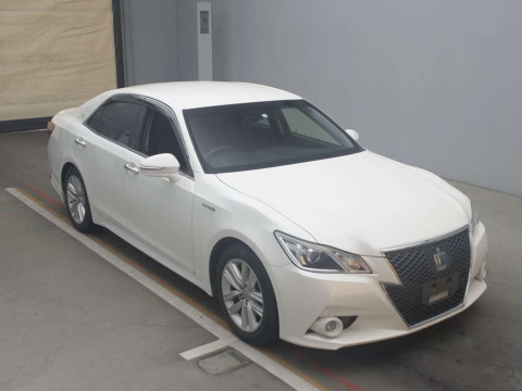 2014 Toyota Crown Hybrid AWS210[2]