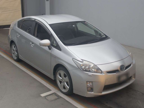 2010 Toyota Prius ZVW30[2]