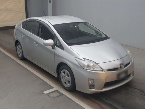 2010 Toyota Prius ZVW30[2]