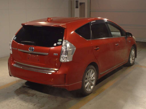 2012 Toyota Prius alpha ZVW41W[1]