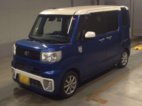 2016 Toyota Pixis Mega LA700A[0]