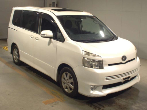 2008 Toyota Voxy ZRR70W[2]