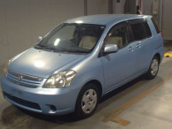 2004 Toyota Raum