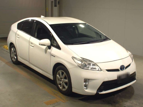 2013 Toyota Prius ZVW30[2]