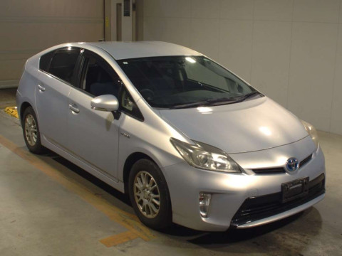 2013 Toyota Prius ZVW30[2]