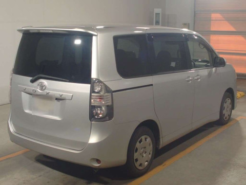 2008 Toyota Voxy ZRR70G[1]