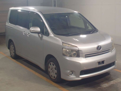 2008 Toyota Voxy ZRR70G[2]