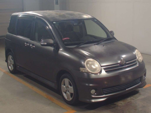 2007 Toyota Sienta NCP81G[2]