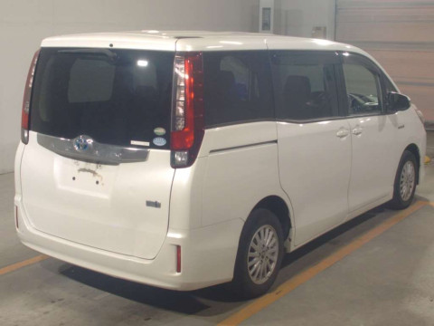 2015 Toyota Noah ZWR80G[1]