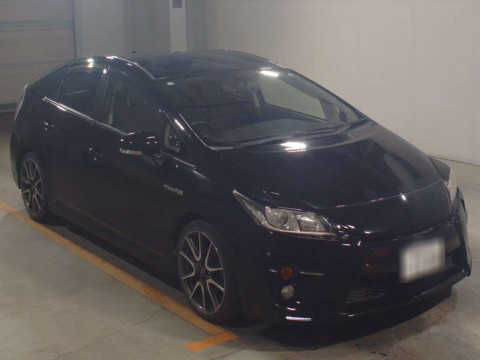 2014 Toyota Prius ZVW30[2]