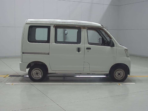 2015 Daihatsu Hijet Cargo S321V[2]