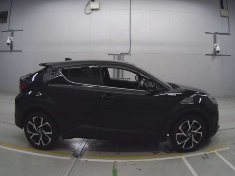 2020 Toyota C-HR ZYX11[2]