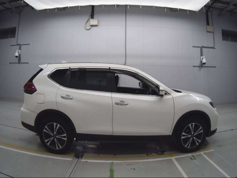 2019 Nissan X-Trail NT32[2]