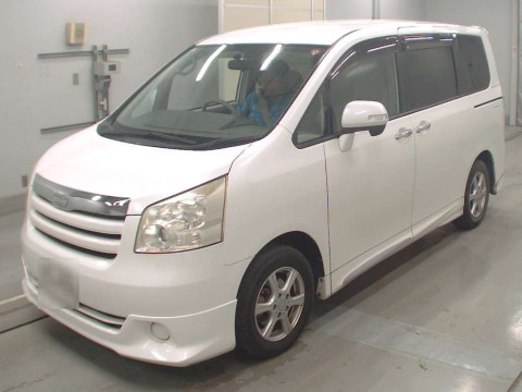 2010 Toyota Noah ZRR70G[0]