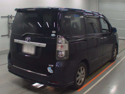 2009 Toyota Voxy ZRR70W[1]