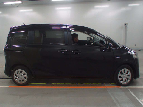 2018 Toyota Sienta NHP170G[2]