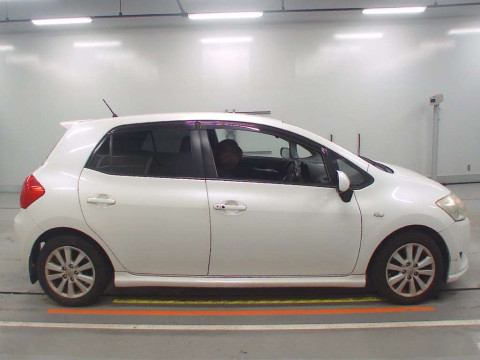 2007 Toyota Auris ZRE152H[2]