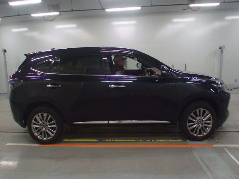 2016 Toyota Harrier ZSU60W[2]