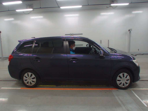 2014 Toyota Corolla Fielder NZE161G[2]