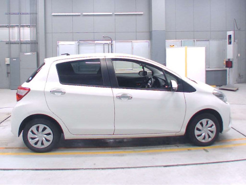 2020 Toyota Vitz KSP130[2]