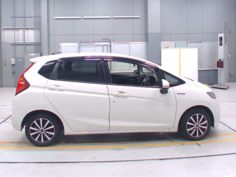 2017 Honda Fit Hybrid GP5[2]