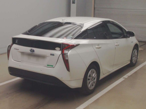 2017 Toyota Prius ZVW50[1]