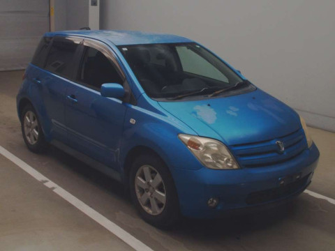 2003 Toyota IST NCP60[2]