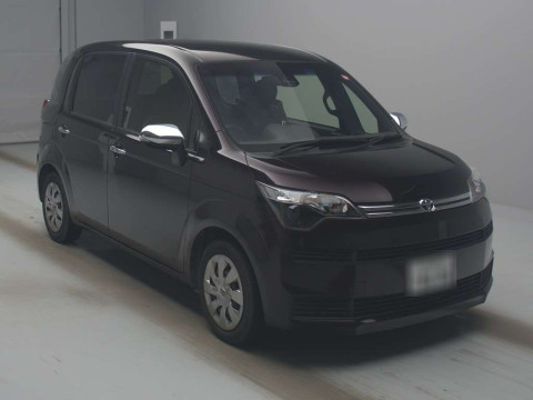 2016 Toyota Spade NSP141[2]