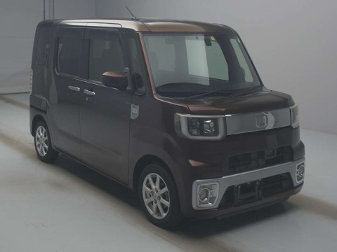 2016 Daihatsu Wake LA700S[2]