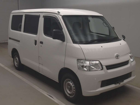 2015 Toyota Townace Van S402M[2]