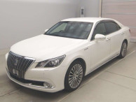 2017 Toyota Crown Majesta