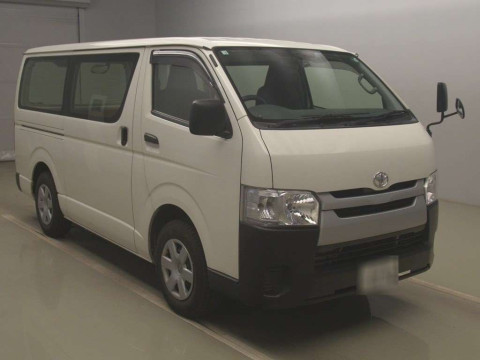 2017 Toyota Hiace Van TRH200V[2]