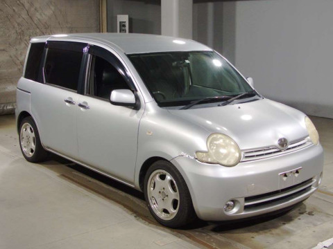 2005 Toyota Sienta NCP81G[2]