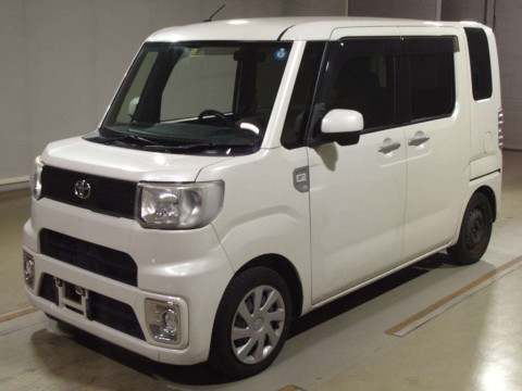 2017 Toyota Pixis Mega LA700A[0]