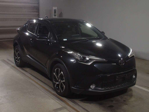 2018 Toyota C-HR NGX50[2]