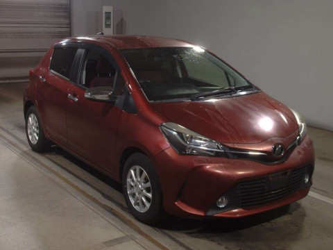 2015 Toyota Vitz NSP130[2]