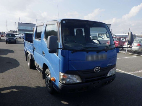 2012 Toyota Dyna Truck XZU605[2]