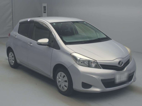 2013 Toyota Vitz KSP130[2]