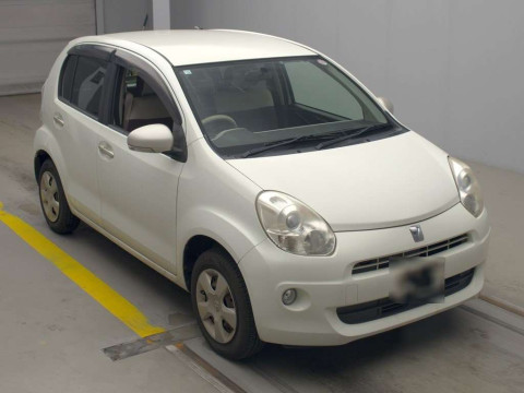 2010 Toyota Passo KGC30[2]