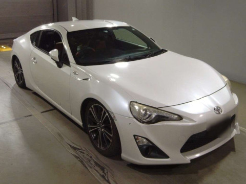 2012 Toyota 86 ZN6[2]