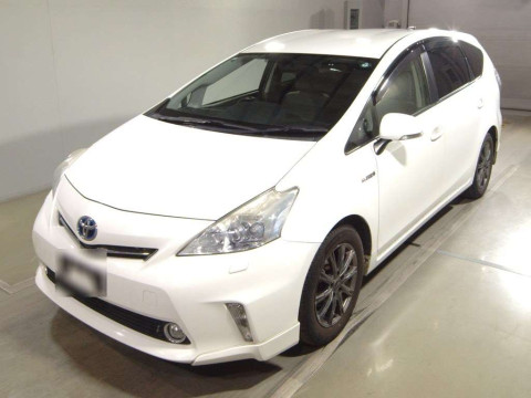 2011 Toyota Prius alpha ZVW41W[0]