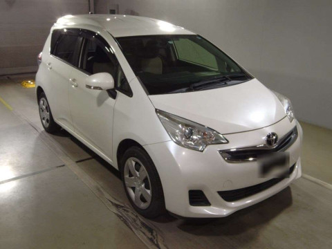 2015 Toyota Ractis NCP122[2]