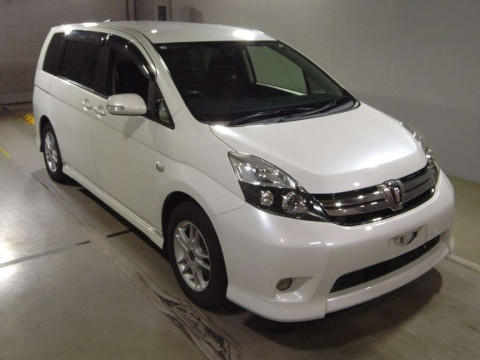 2012 Toyota Isis ZGM10W[2]